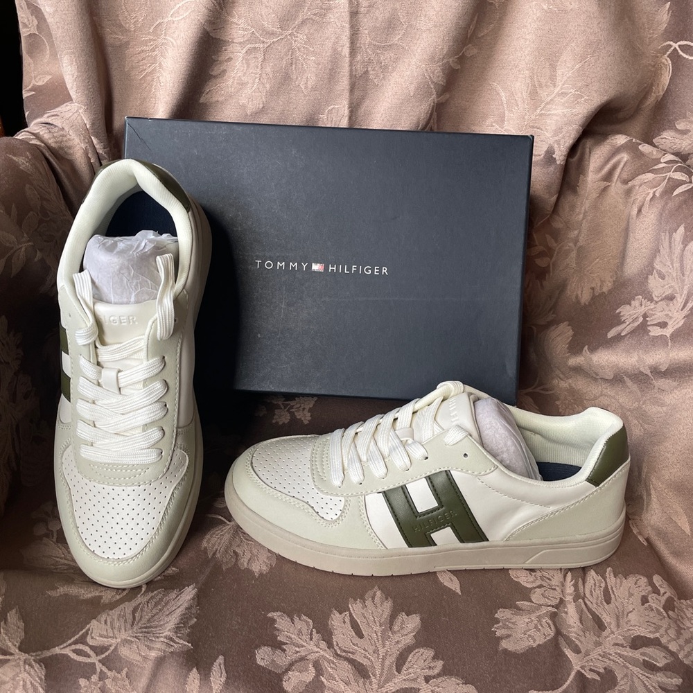 Tommy Hilfiger “Veniz” Ivory Logo Sneaker